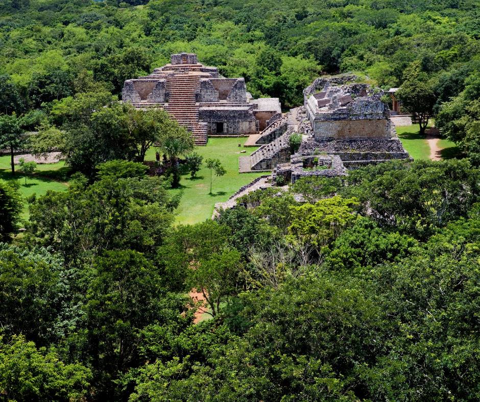  Ek Balam Zona arqueológica situada a pocos minutos de Valladolid