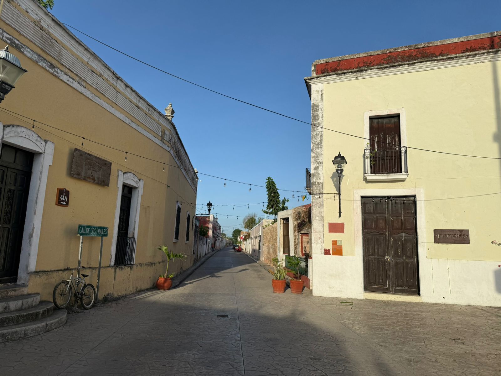Las 5 calles, entronque de la calzada de los frailes de Valladolid Yucatán